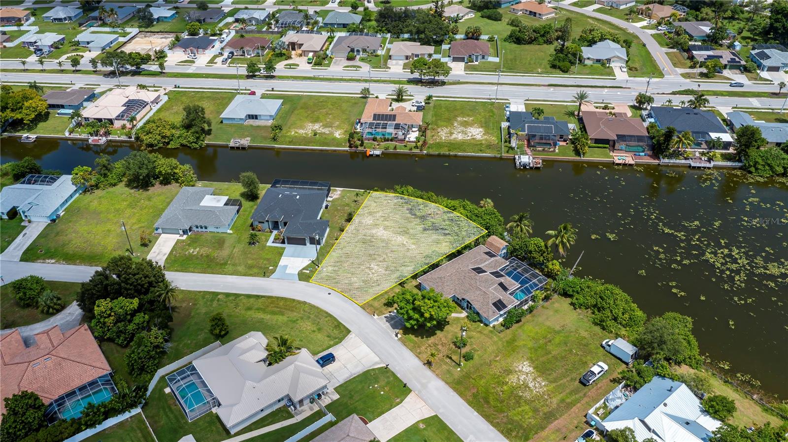 CAPE CORAL - Land