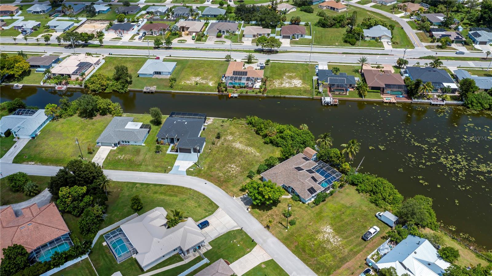 CAPE CORAL - Land