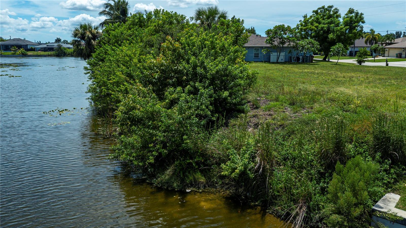 CAPE CORAL - Land