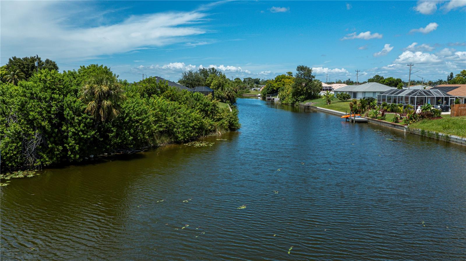 CAPE CORAL - Land