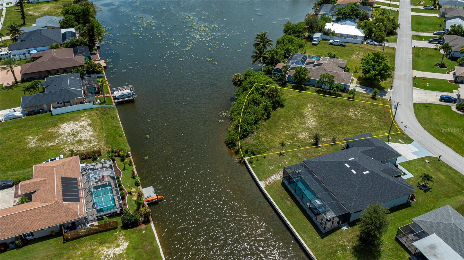CAPE CORAL - Land