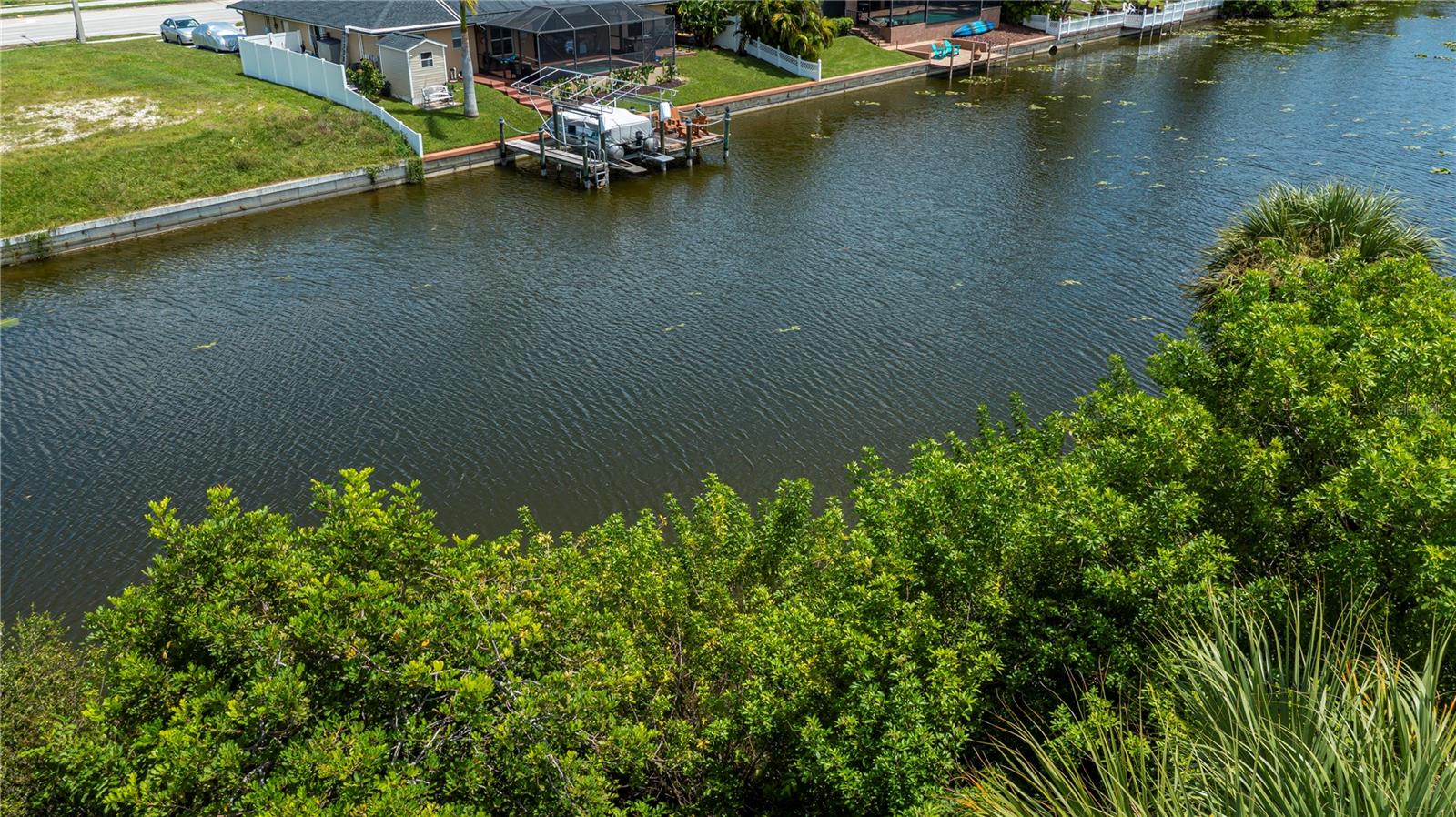 CAPE CORAL - Land