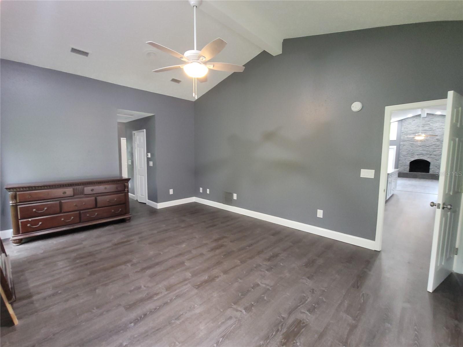 BLOOMINGDALE SEC F UNIT 1 - Residential Lease