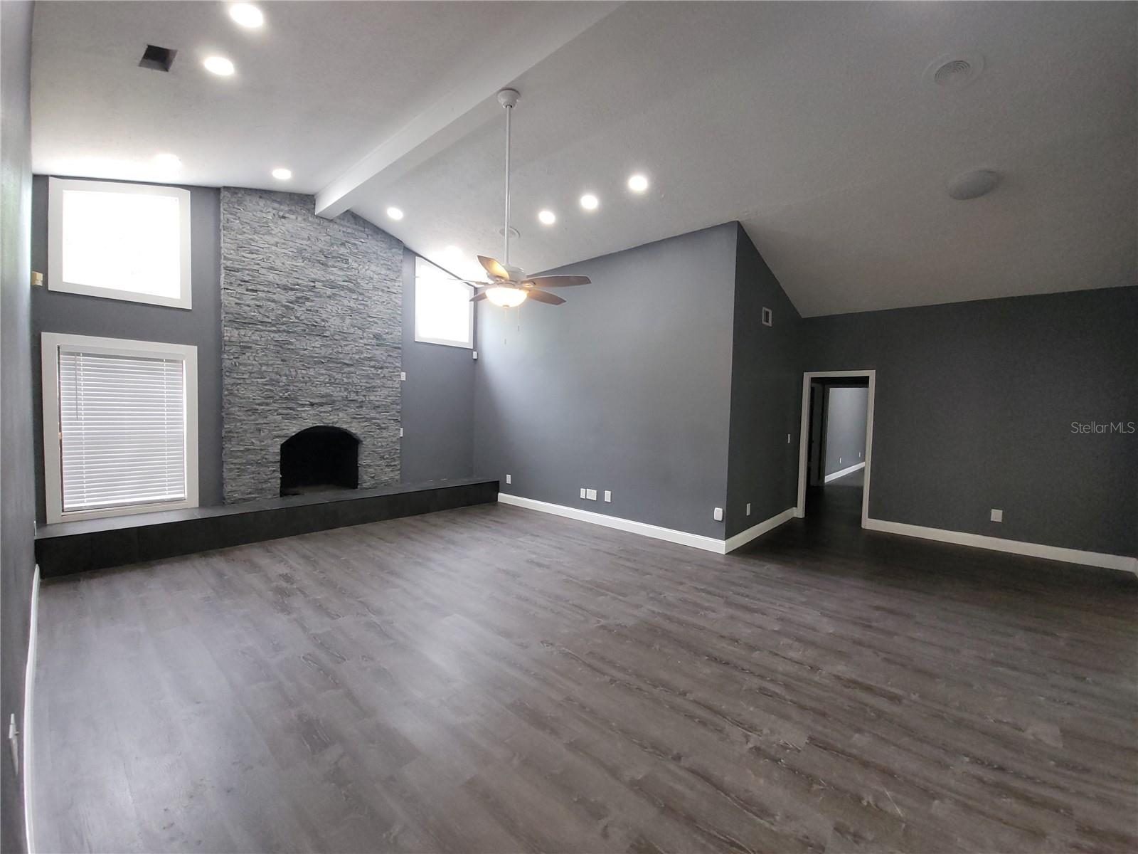 BLOOMINGDALE SEC F UNIT 1 - Residential Lease