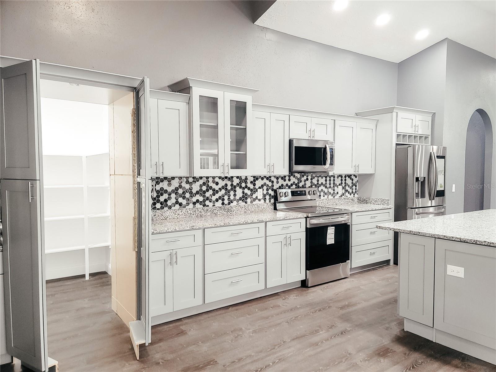 BLOOMINGDALE SEC F UNIT 1 - Residential Lease