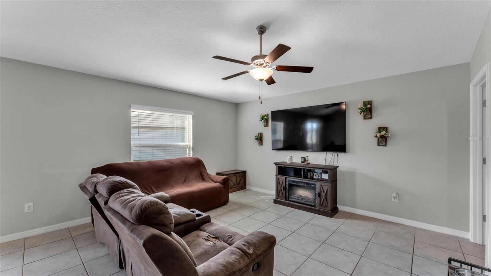 RIVERSTONE PH 1 - Residential