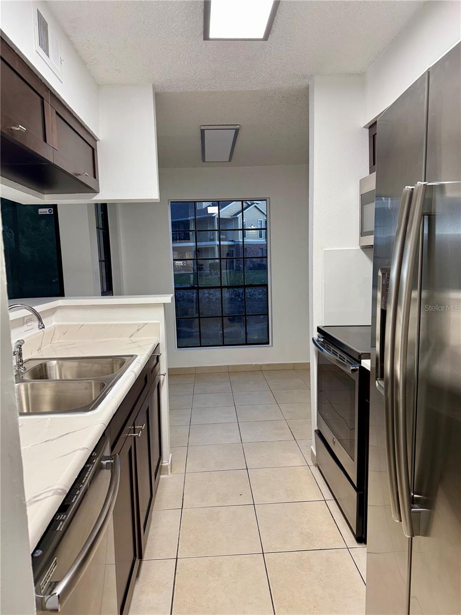 THE GRAND RESERVE CONDO - Residential Lease