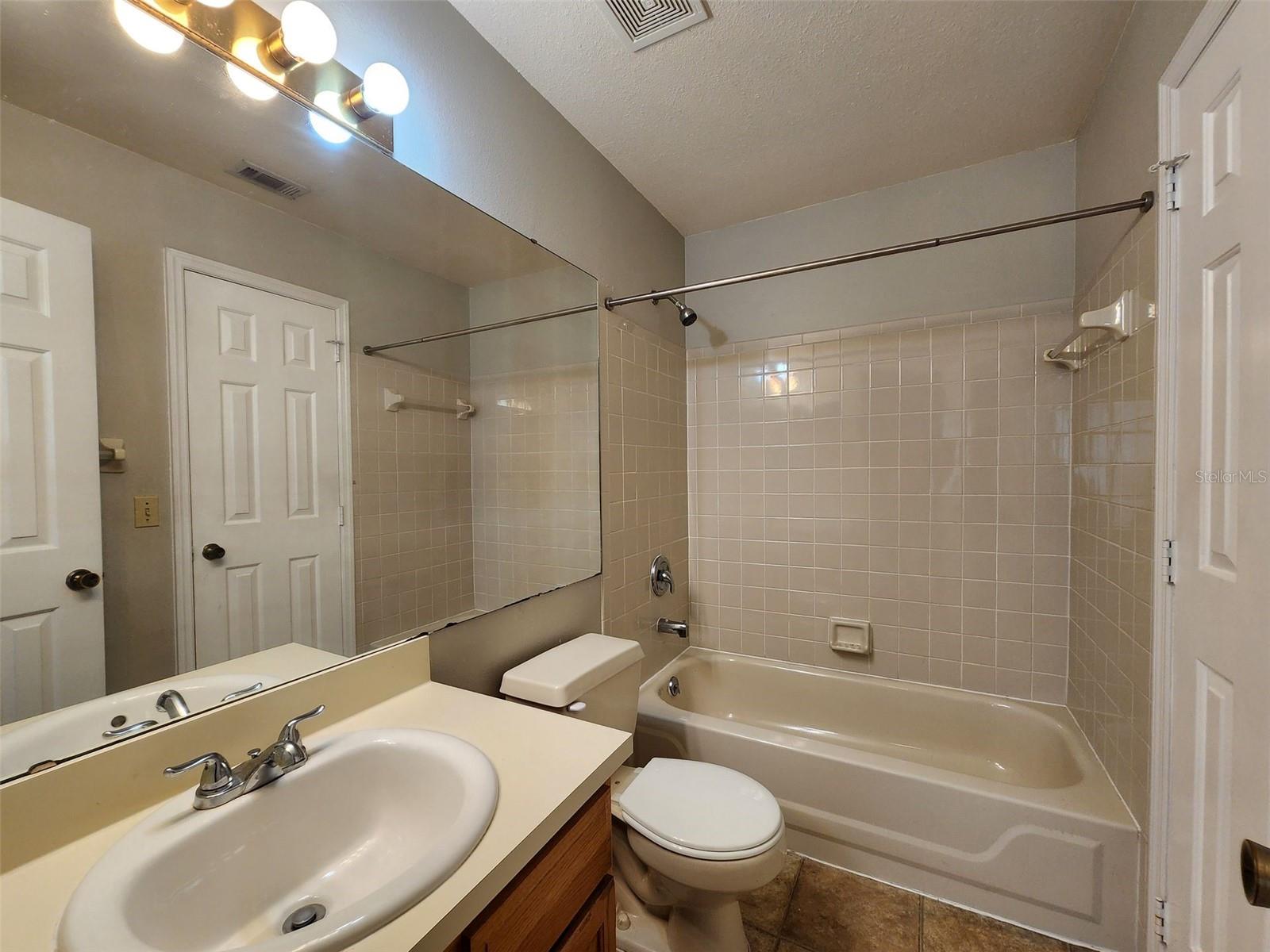 HUNTERS CHASE CONDO PH 1 - Residential Lease