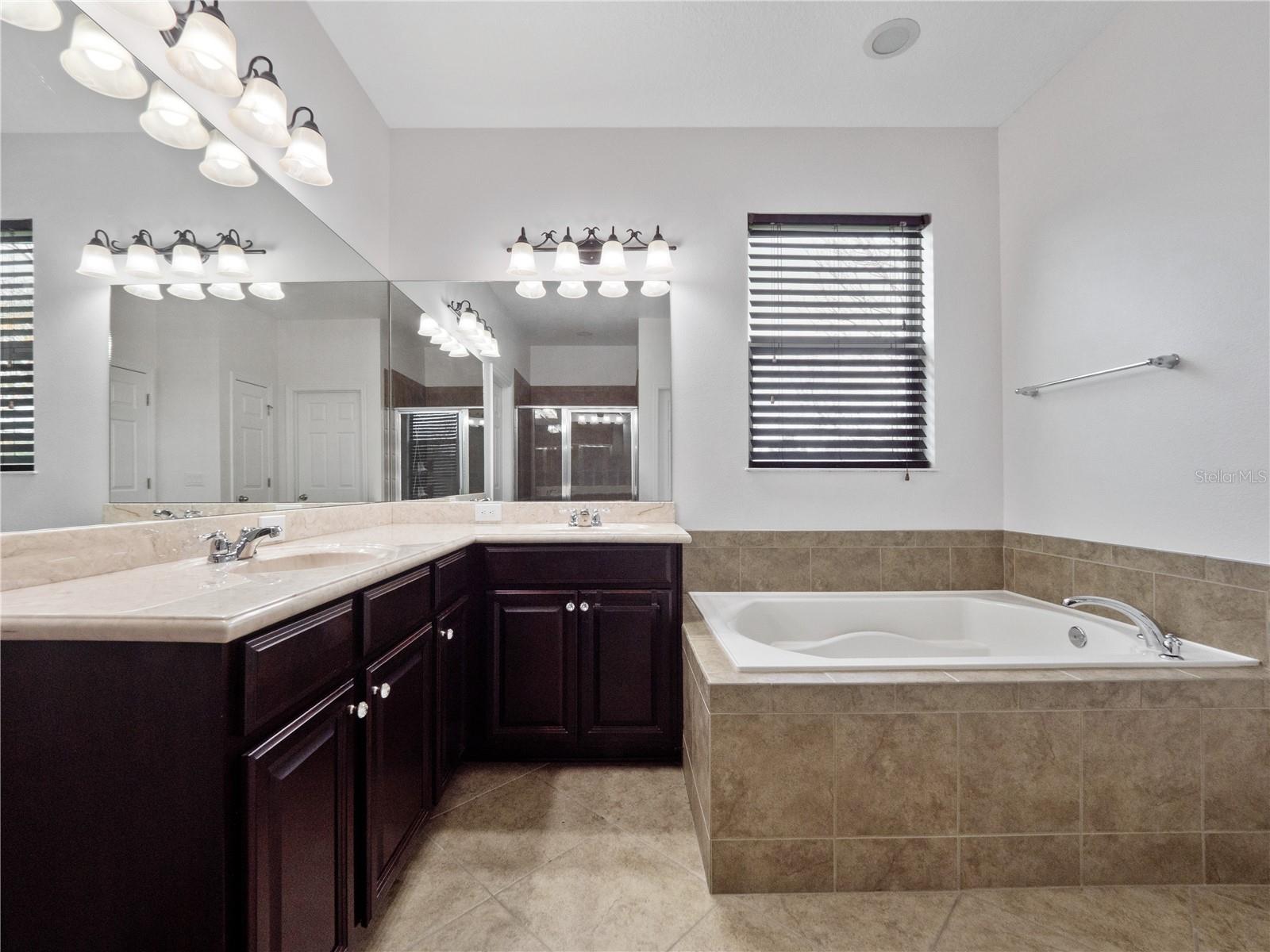 QUAIL ESTATES - Residential