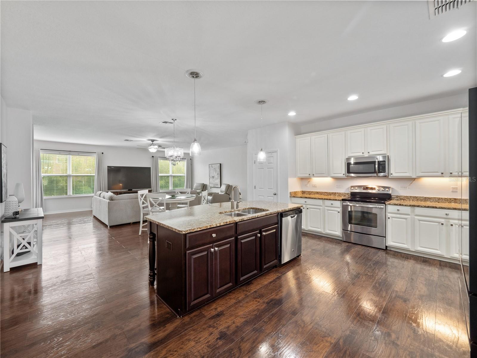 QUAIL ESTATES - Residential