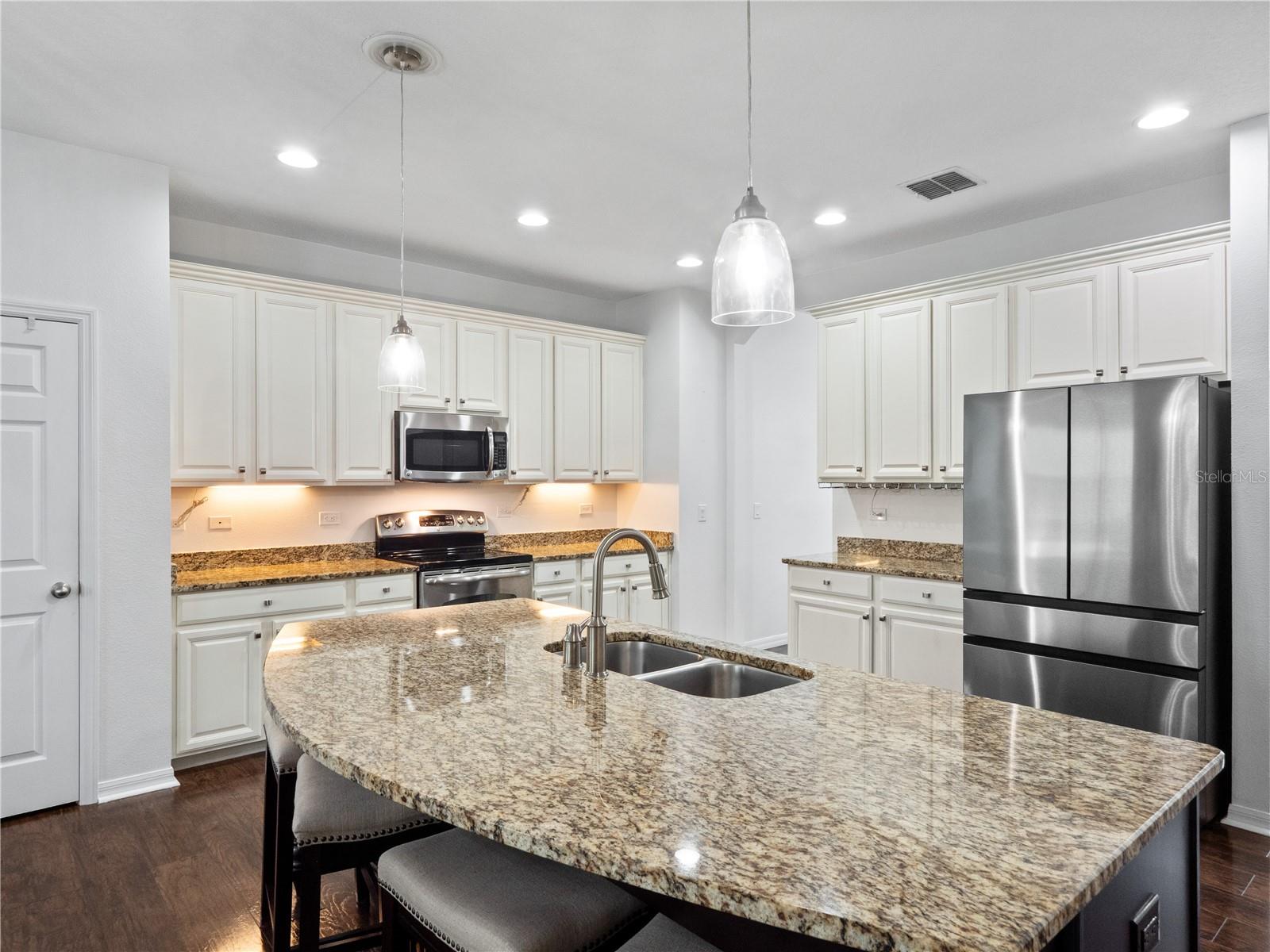 QUAIL ESTATES - Residential