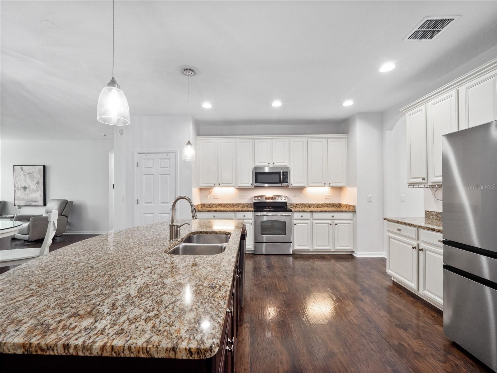 QUAIL ESTATES - Residential