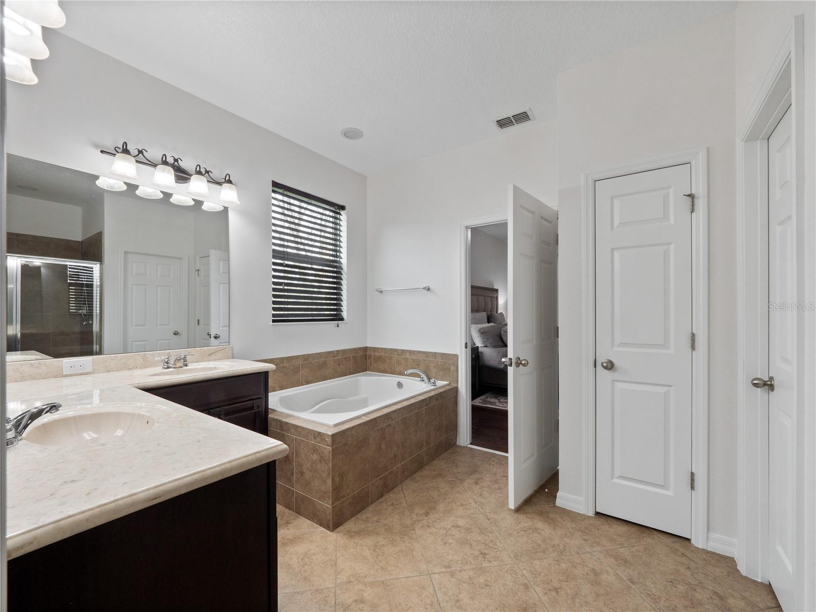 QUAIL ESTATES - Residential