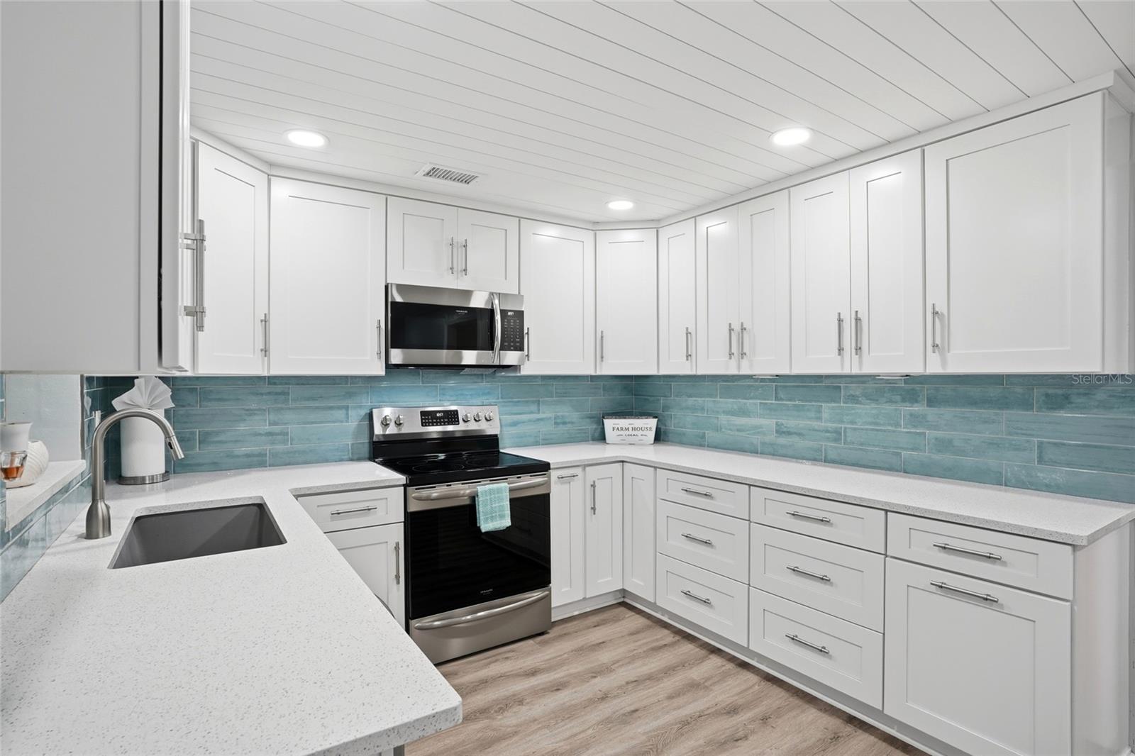 KEENE LAKE MANOR - Residential