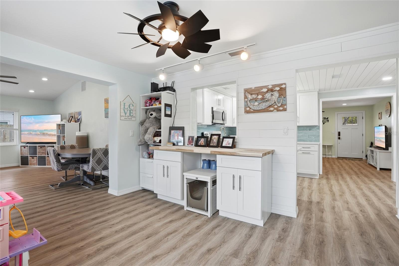 KEENE LAKE MANOR - Residential