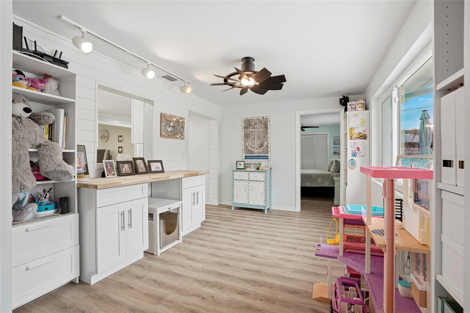 KEENE LAKE MANOR - Residential