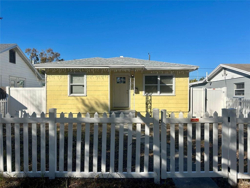 Photo of 3821 1st Avenue N, St Petersburg, FL 33713 (MLS # TB8466993)