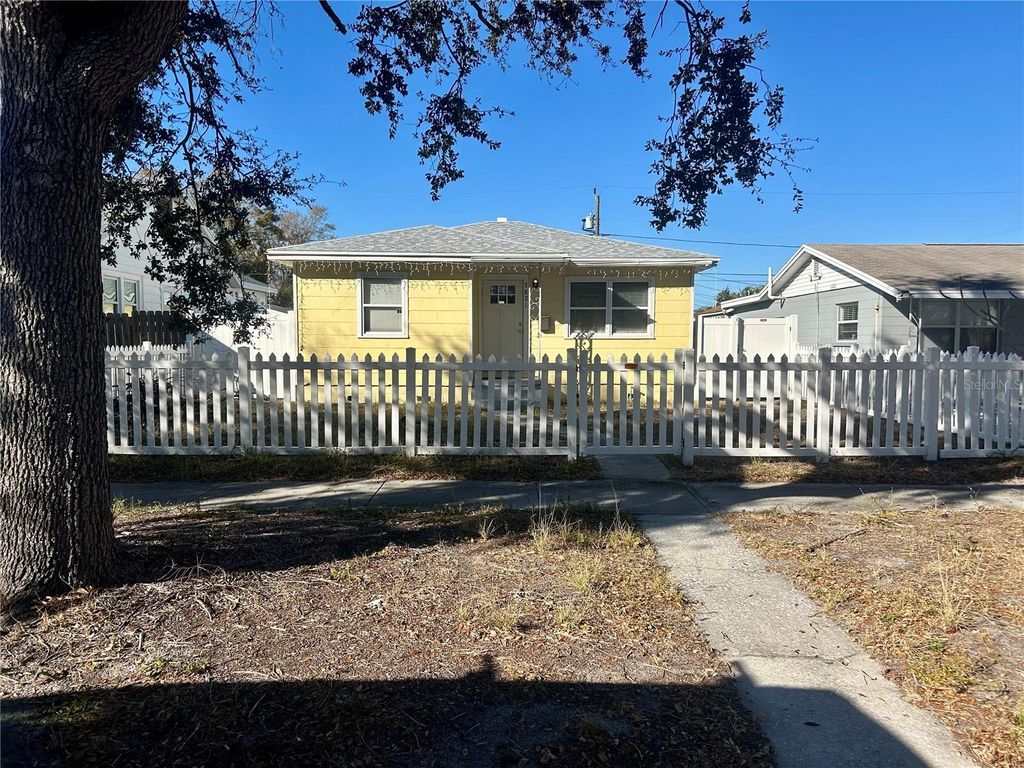 Photo of 3821 1st Avenue N, St Petersburg, FL 33713 (MLS # TB8466993)