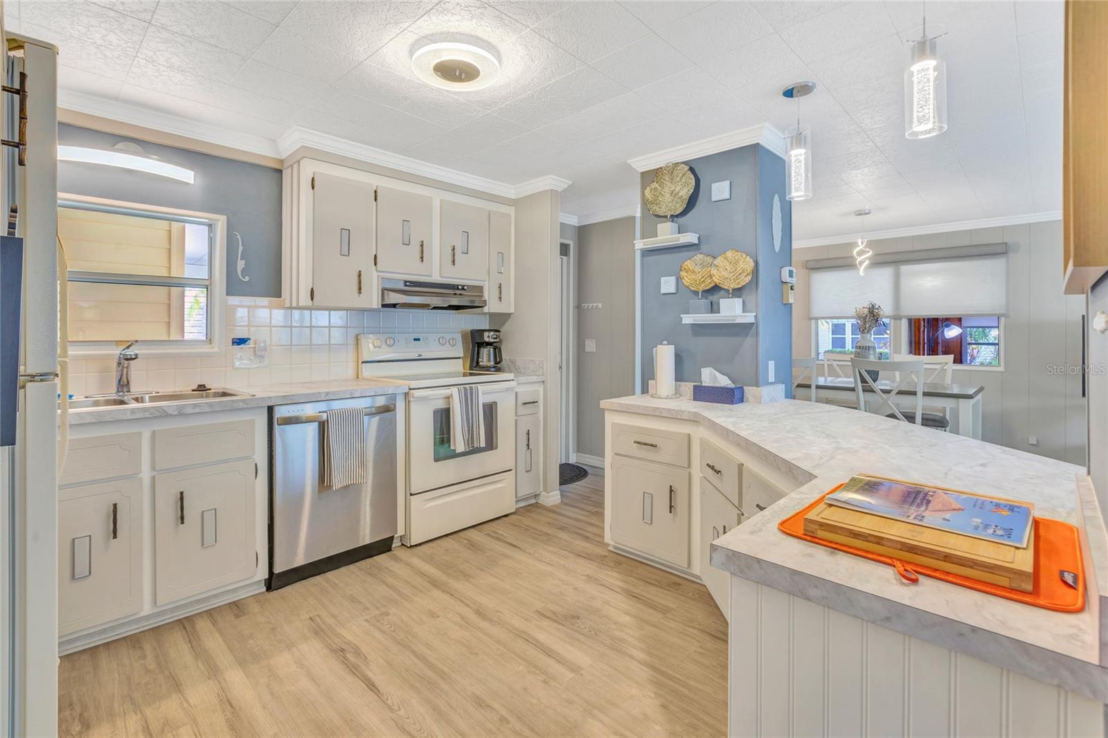 MAPLE LEAF ESTATES - Residential