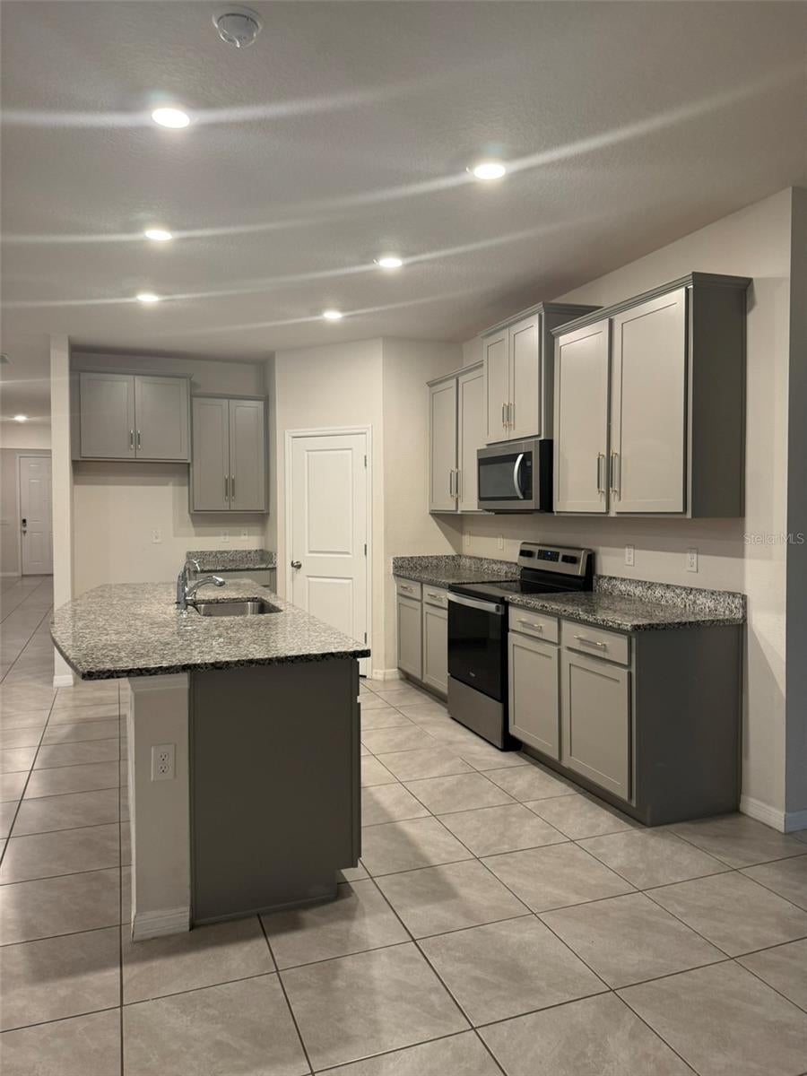 12463 SHINING WILLOW STREET, RIVERVIEW, FL, 33579 4 12463 SHINING WILLOW STREET