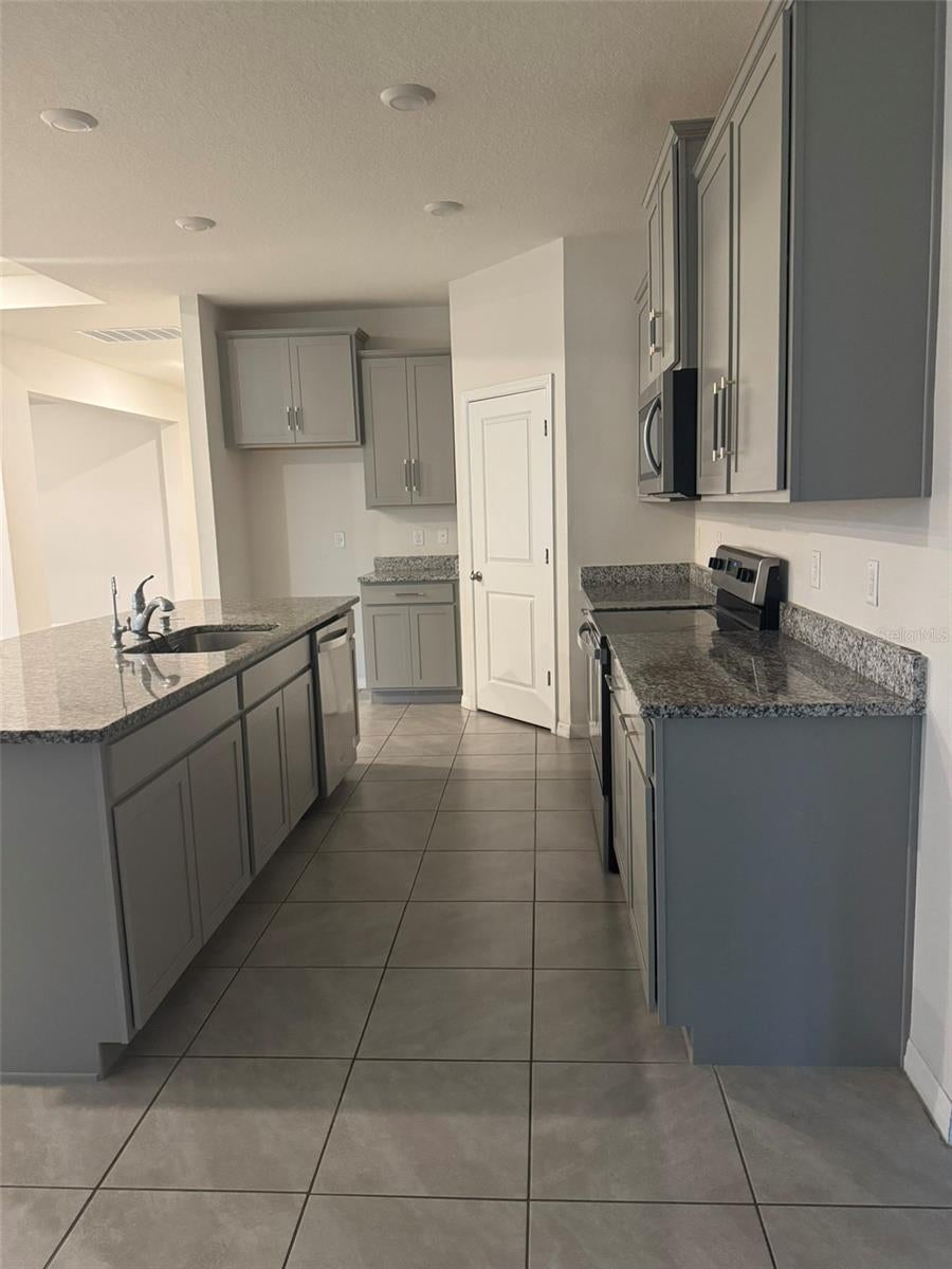 12463 SHINING WILLOW STREET, RIVERVIEW, FL, 33579 2 12463 SHINING WILLOW STREET