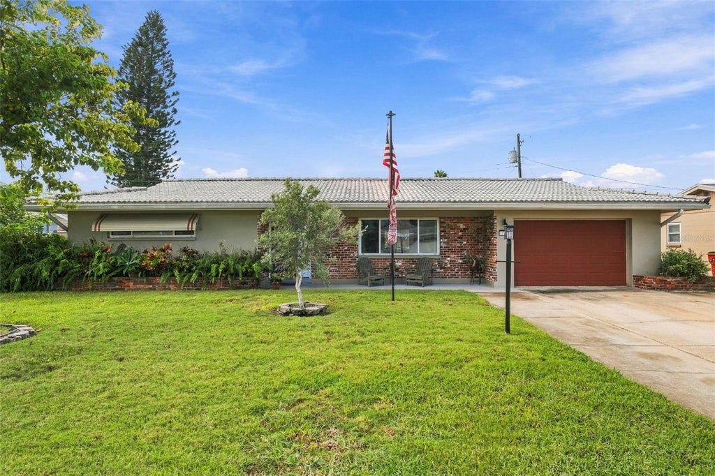 Photo of 12120 81st Avenue, Seminole, FL 33772 (MLS # TB8554073)