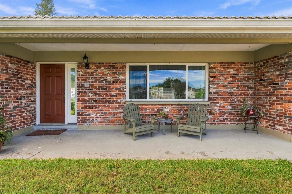 Photo of 12120 81st Avenue, Seminole, FL 33772 (MLS # TB8554073)