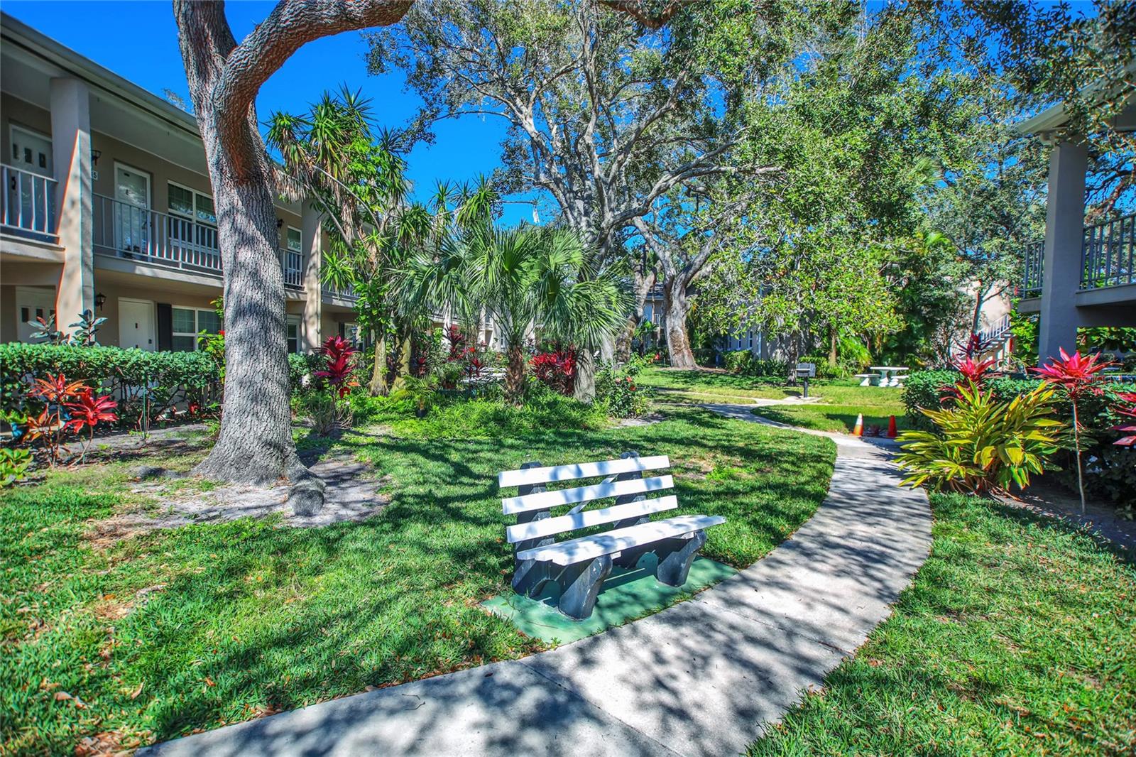 LAKESIDE MANOR APTS CONDO - Residential