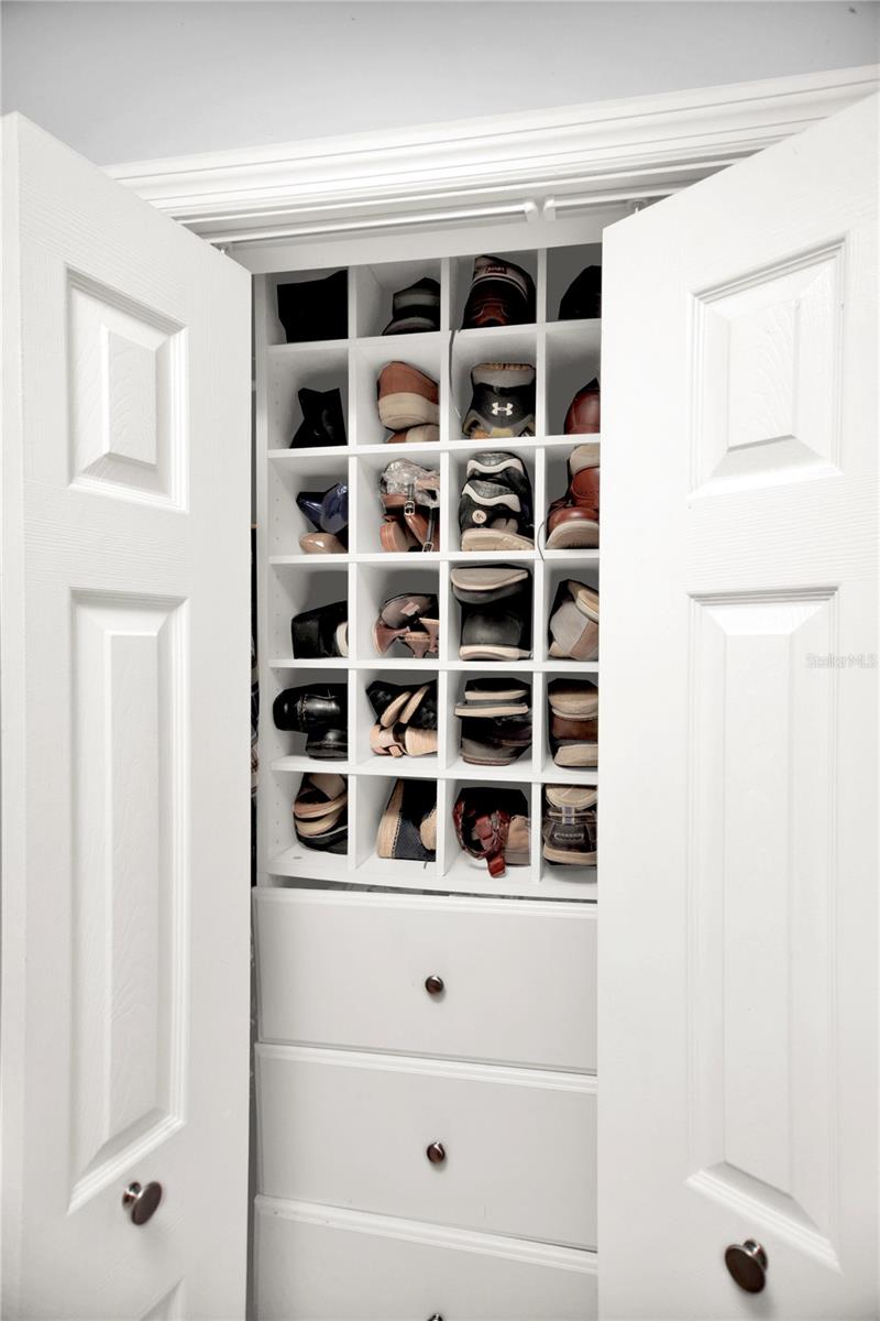 LAKESIDE MANOR APTS CONDO - Residential