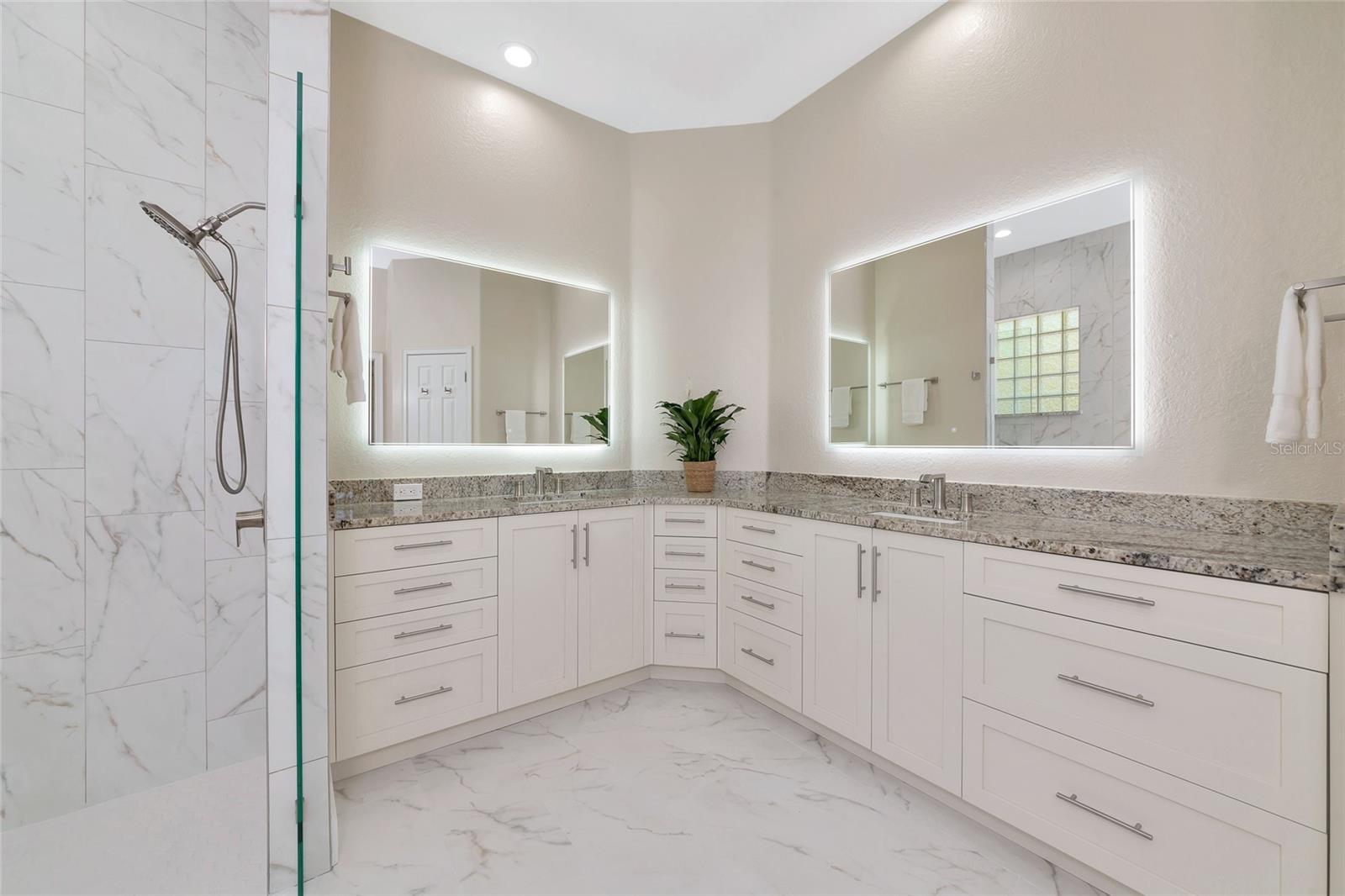 WATERLEFE GOLF & RIVER CLUB UN9 - Residential