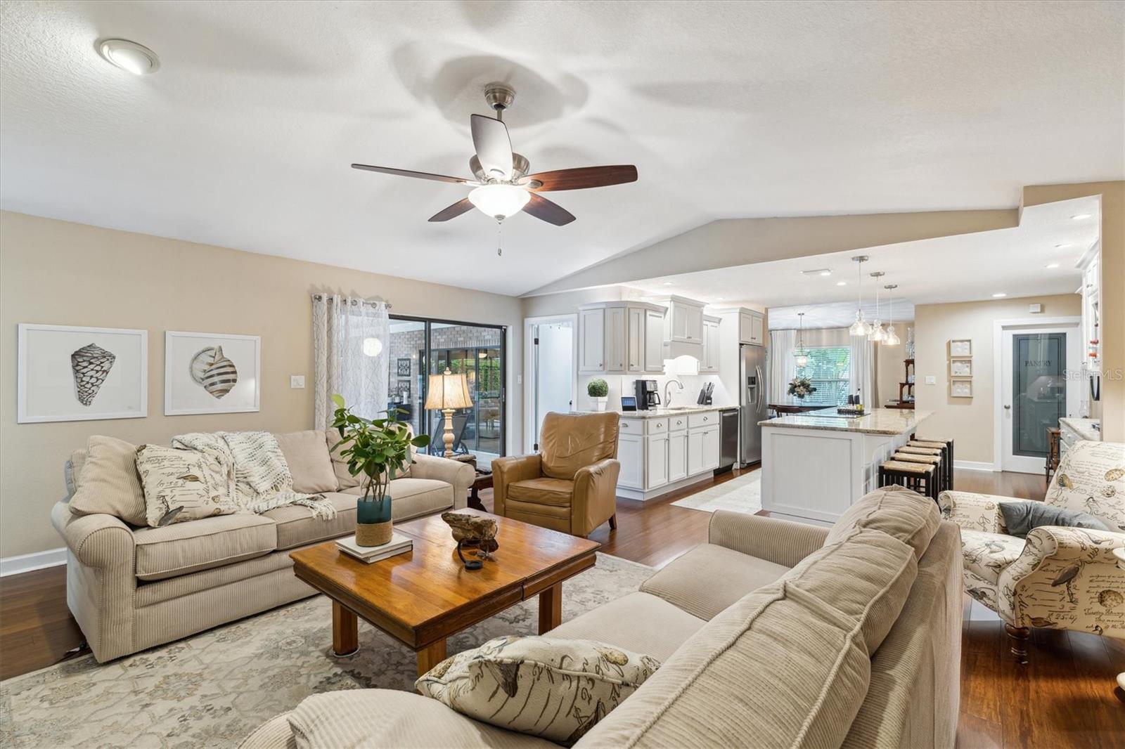 906 CRESTVIEW DRIVE
