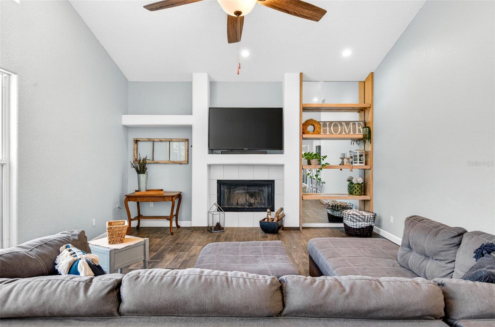 STAFFORD OAKS - Residential