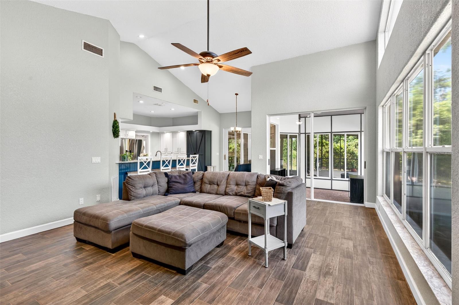 STAFFORD OAKS - Residential