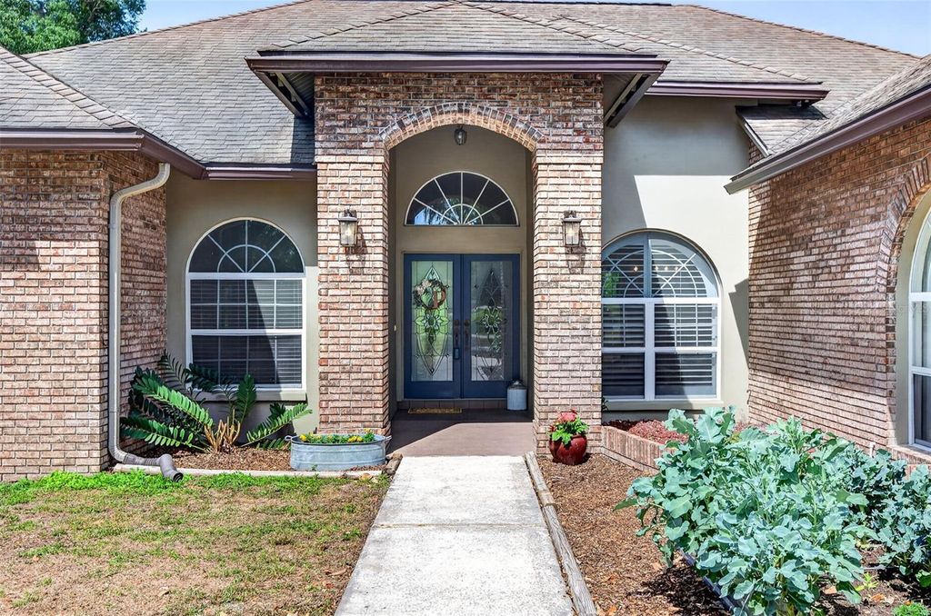 Photo of 2603 Cathedral Oaks Place, Plant City, FL 33565 (MLS # TB8503655)