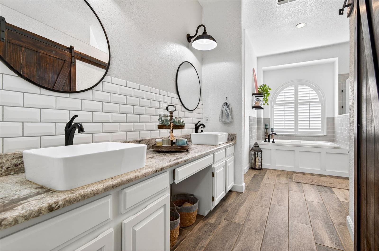 STAFFORD OAKS - Residential
