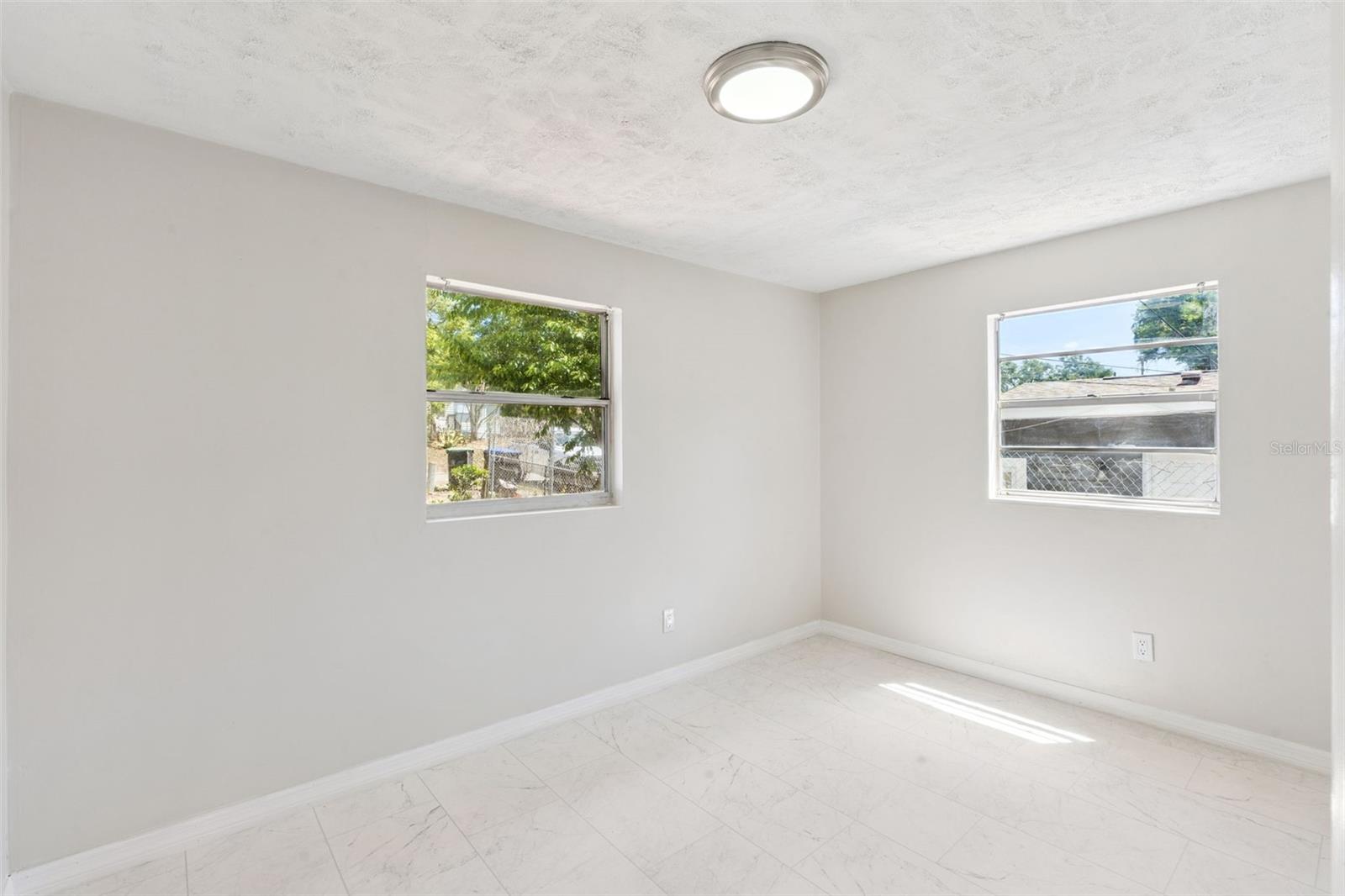 OAK LAWN - Residential