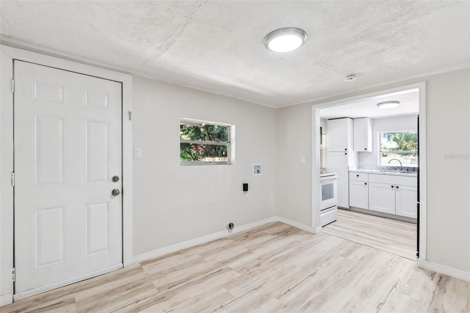 OAK LAWN - Residential