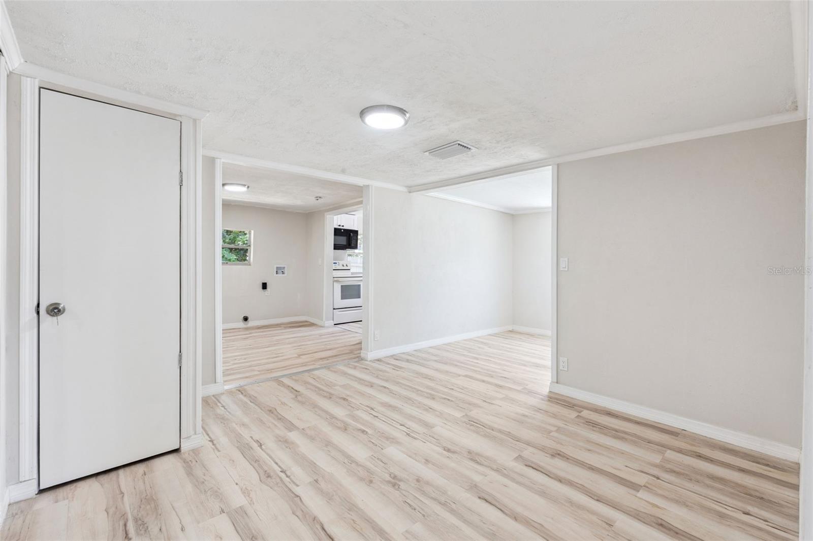 OAK LAWN - Residential