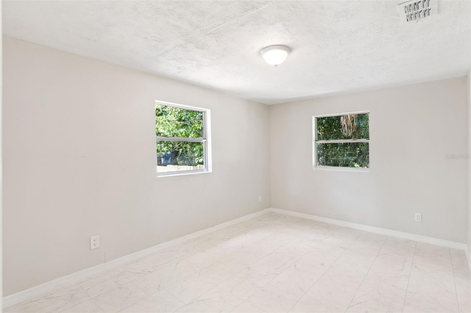 OAK LAWN - Residential
