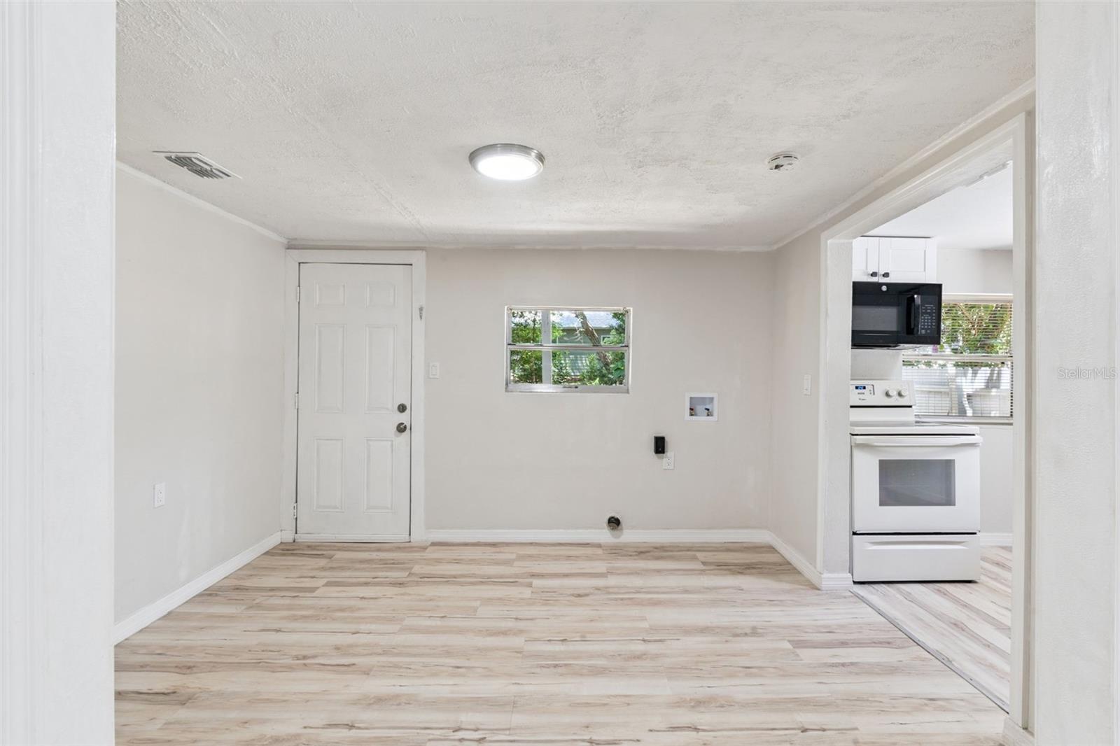 OAK LAWN - Residential