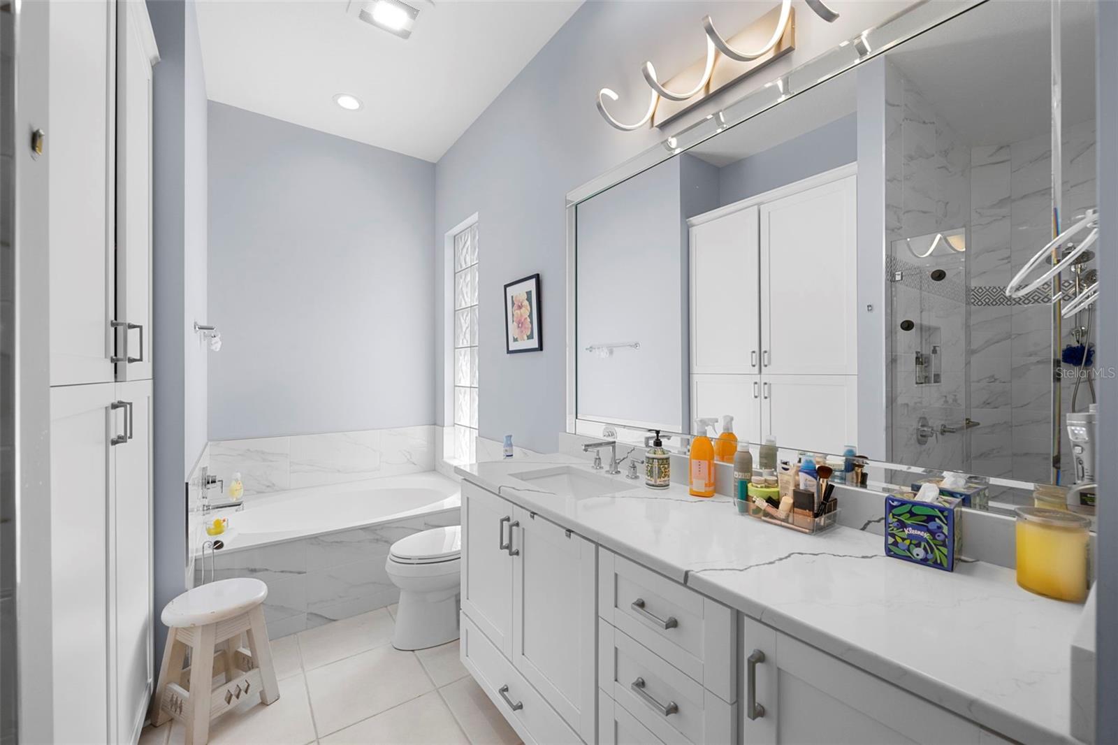 VILLAGEWALK - Residential