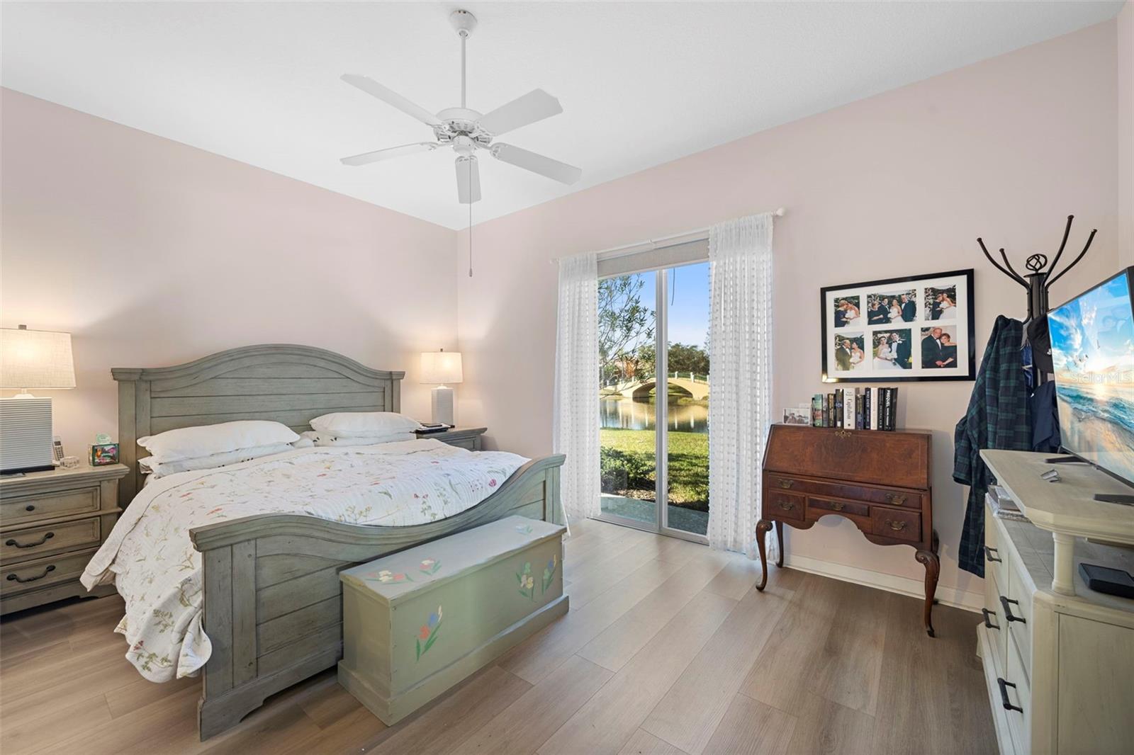 VILLAGEWALK - Residential