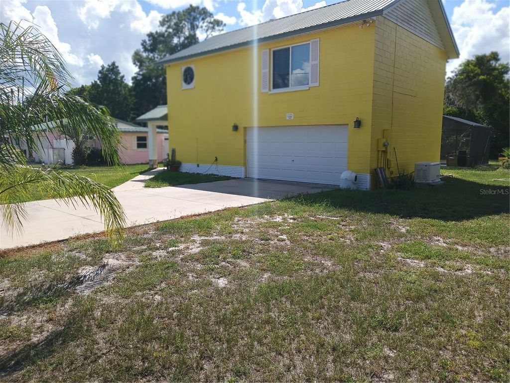 Photo of 12366 SE 138 Avenue, Ocklawaha, FL 32179 (MLS # OM709174)
