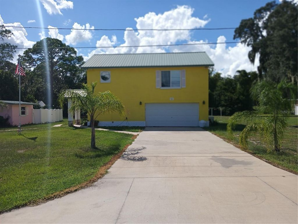 Photo of 12366 SE 138 Avenue, Ocklawaha, FL 32179 (MLS # OM709174)