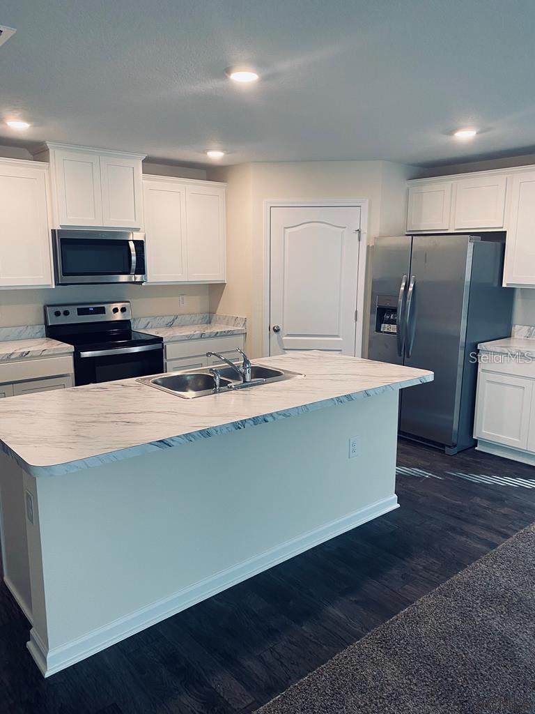 LEHIGH WOODS - Residential