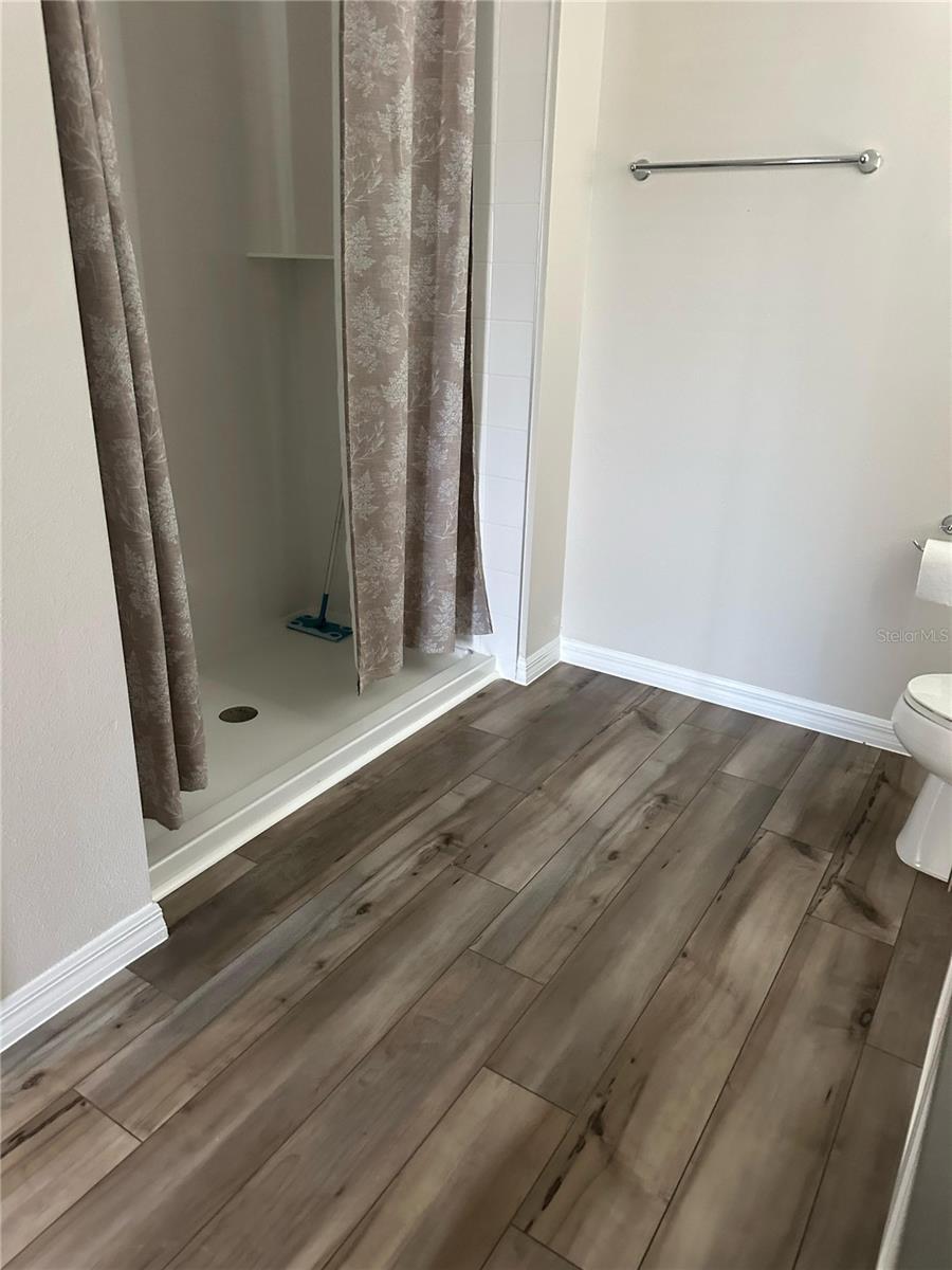 BRADBURY CRK PH I - Residential Lease