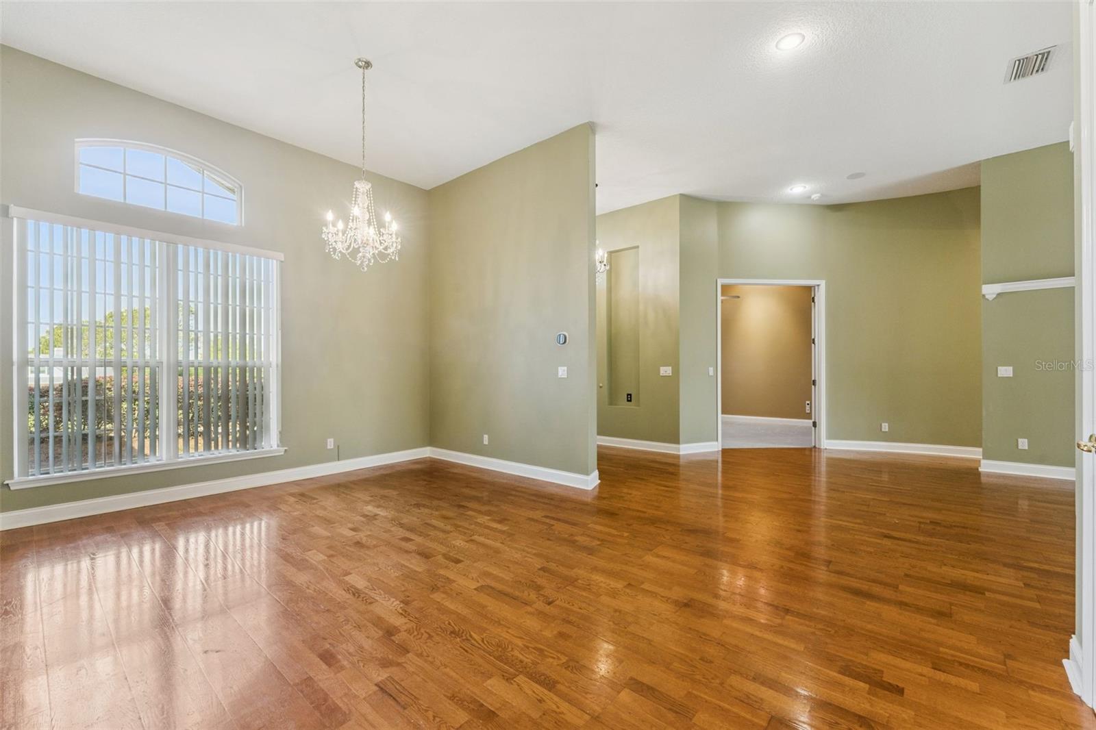 17540 VISTA BELLE COURT