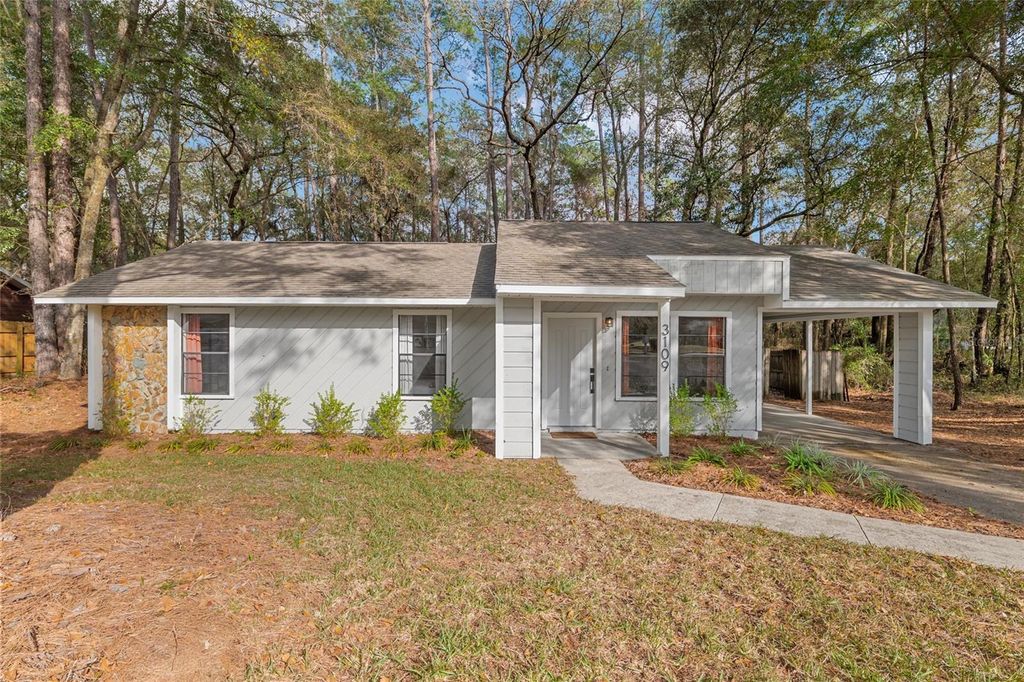 Photo of 3109 NW 75th Terrace, Gainesville, FL 32606 (MLS # GC537391)