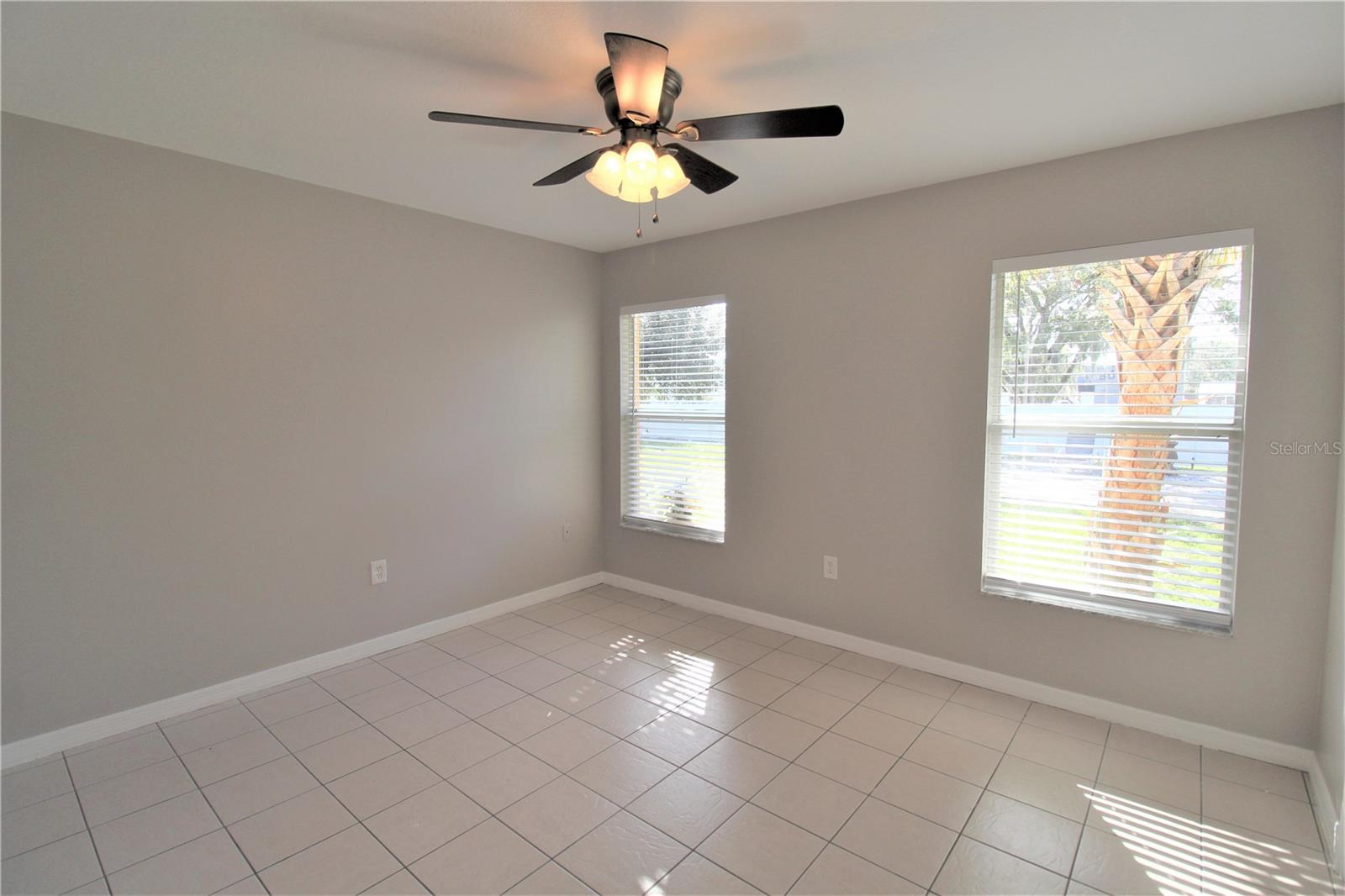 CRESTLINE - Residential Lease