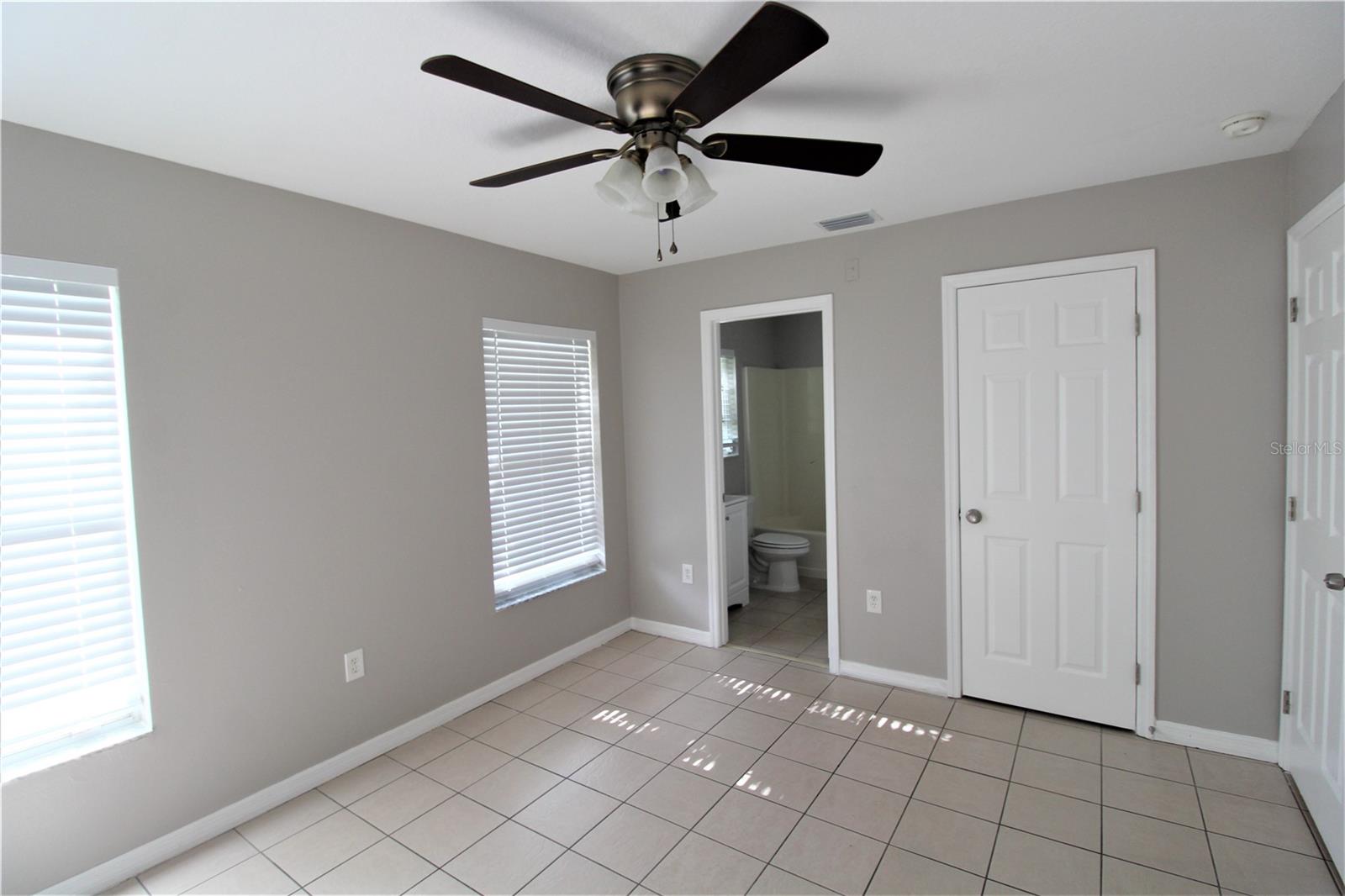 CRESTLINE - Residential Lease